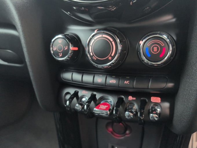 2025 Mini Hatch