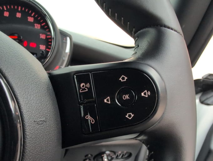 2025 Mini Hatch
