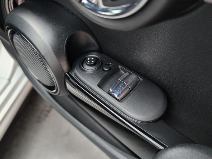 2025 Mini Hatch