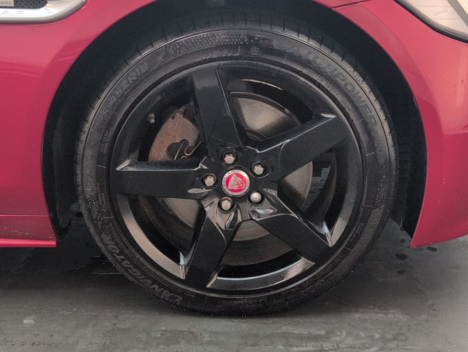 2025 Jaguar Xe