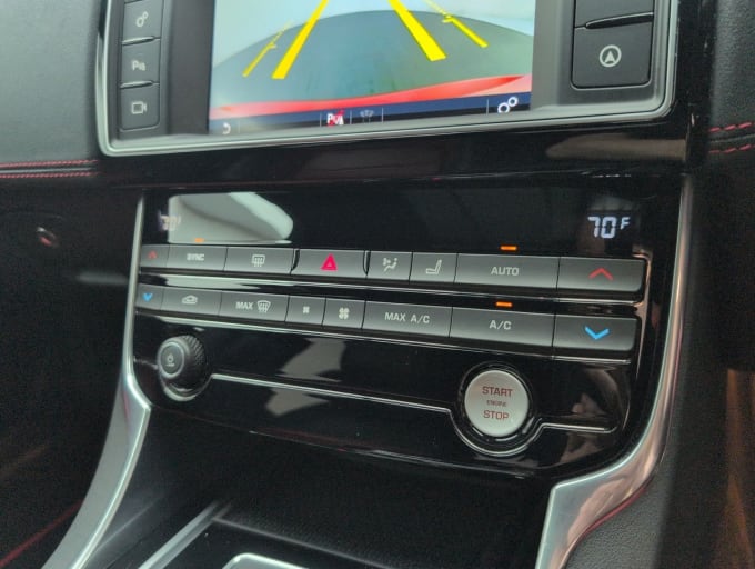 2025 Jaguar Xe