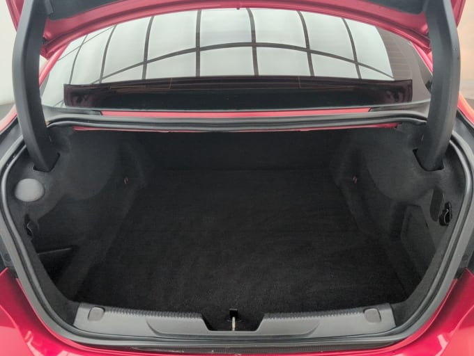 2025 Jaguar Xe