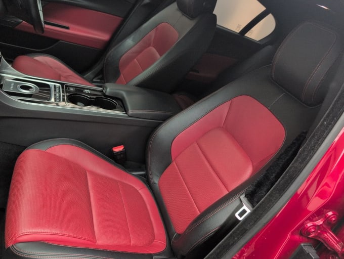 2025 Jaguar Xe