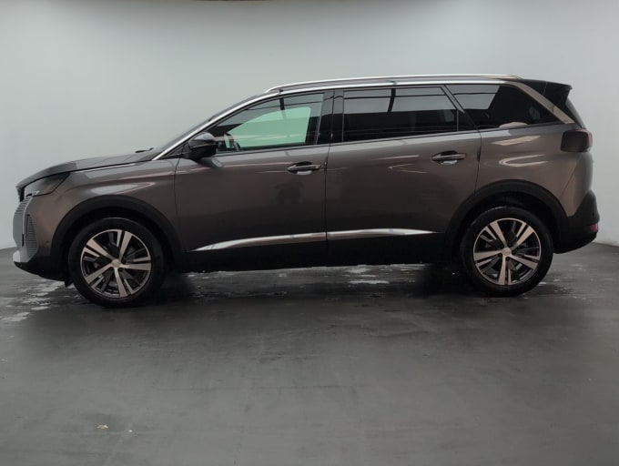 2025 Peugeot 5008