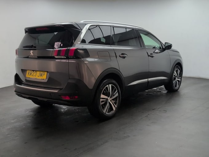 2025 Peugeot 5008