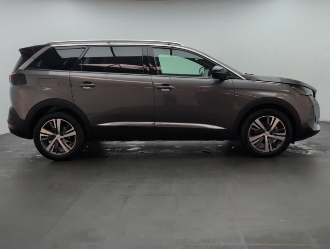 2025 Peugeot 5008