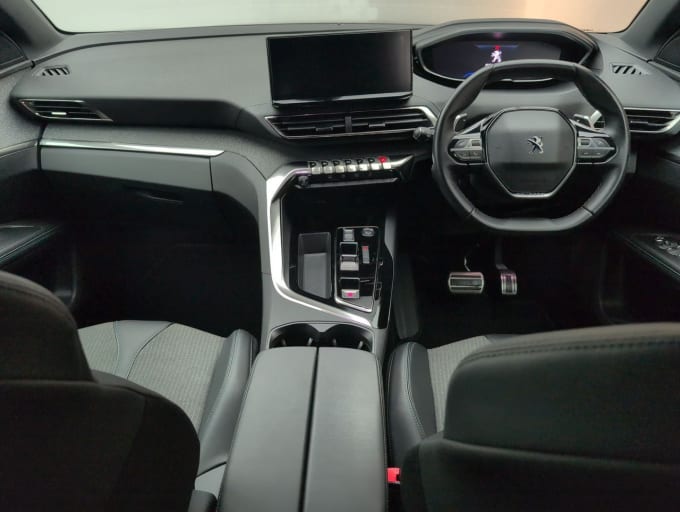 2025 Peugeot 5008