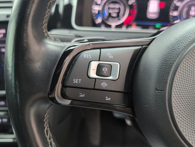 2025 Volkswagen Golf