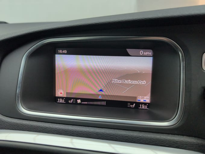 2025 Volvo V40