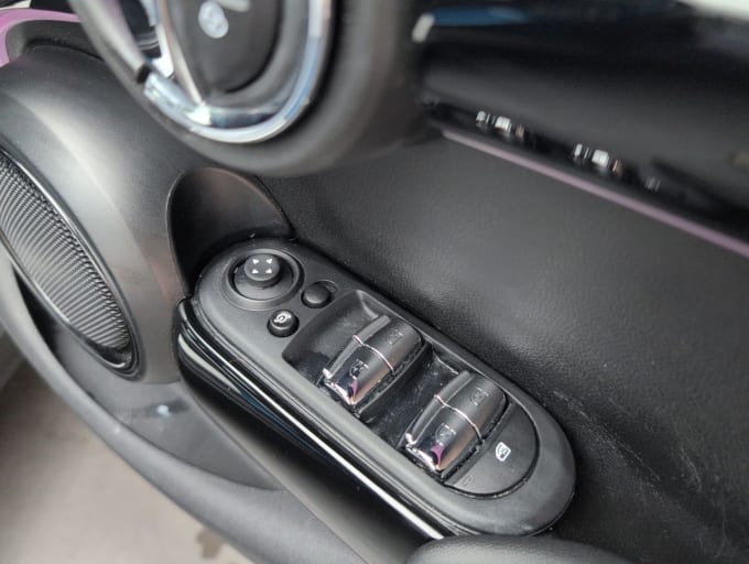 2025 Mini Hatch