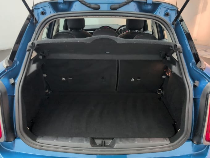 2025 Mini Hatch