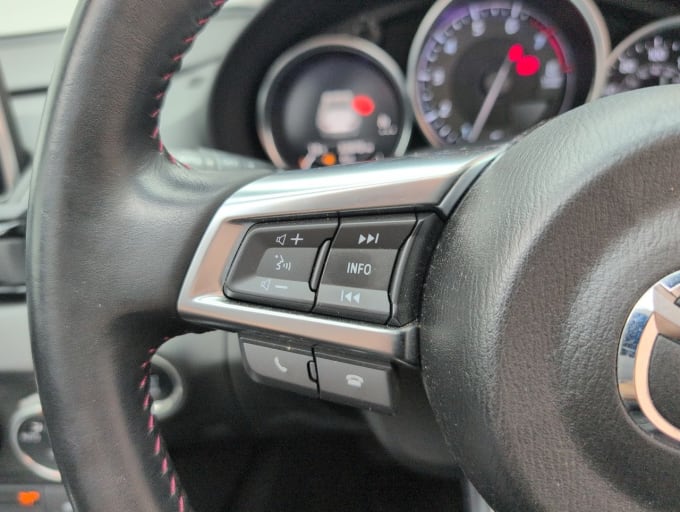 2025 Mazda 121