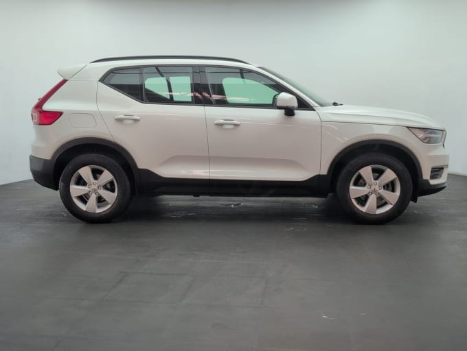 2025 Volvo Xc40