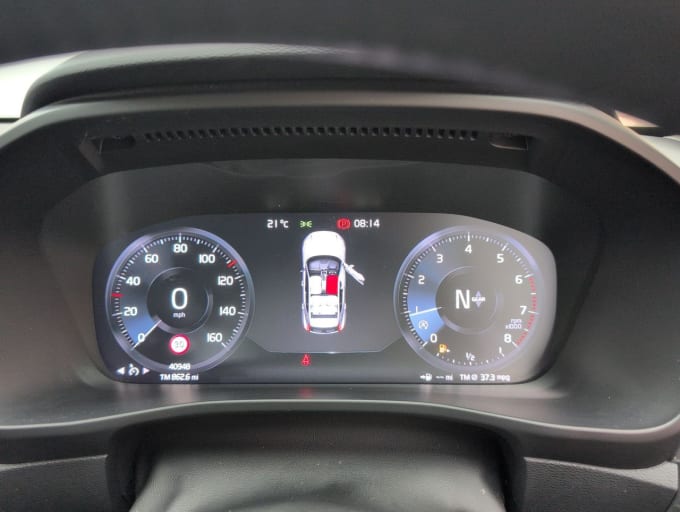 2025 Volvo Xc40
