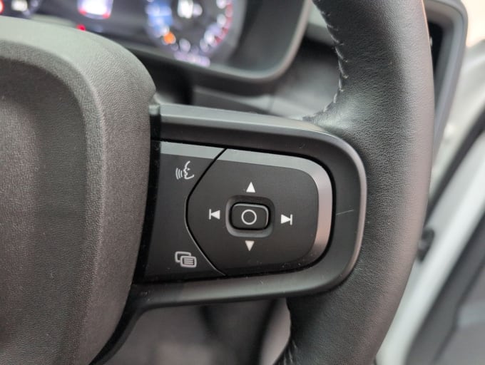 2025 Volvo Xc40