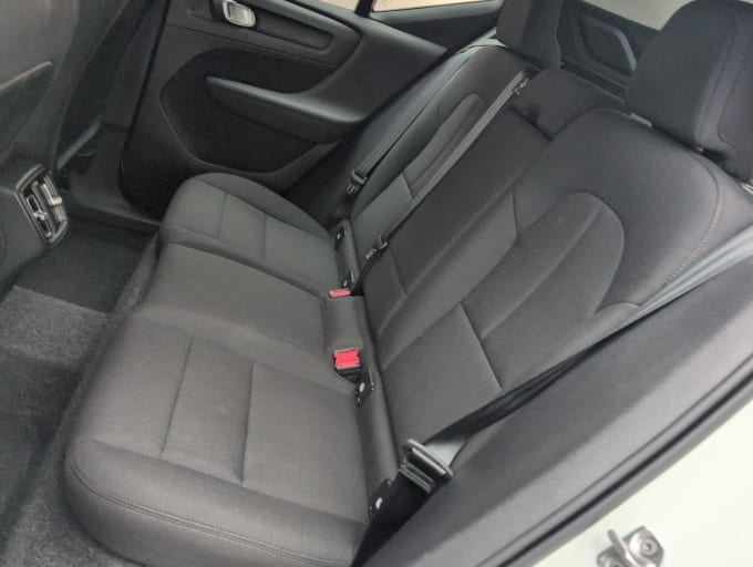 2025 Volvo Xc40
