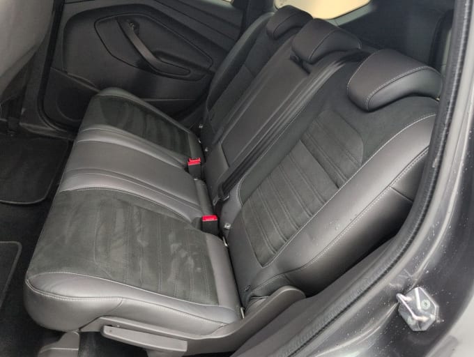 2025 Ford Kuga