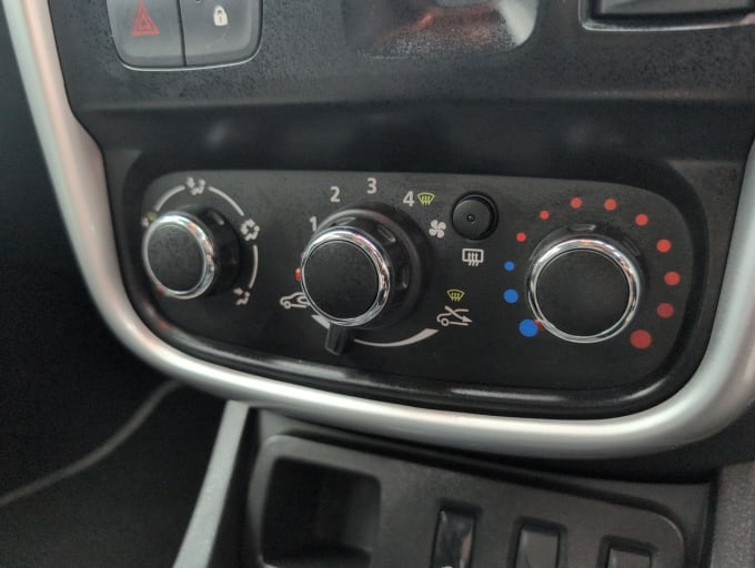 2025 Dacia Duster