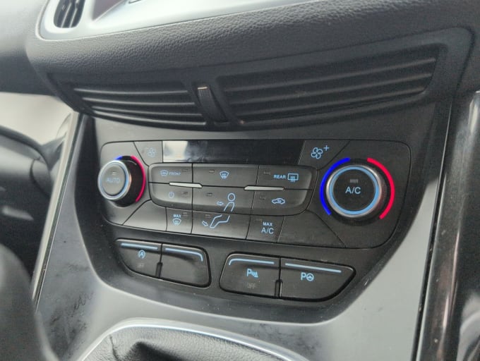 2025 Ford Kuga