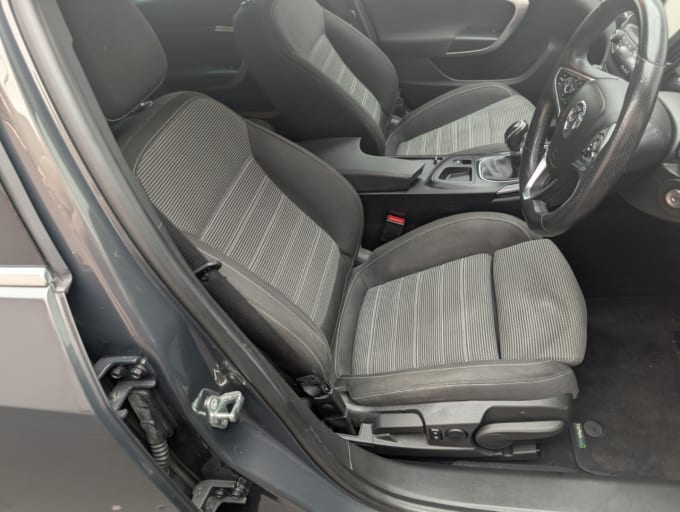 2025 Vauxhall Insignia