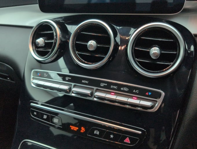 2025 Mercedes-benz Glc