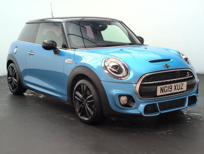 2025 Mini Hatch