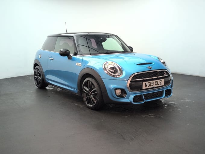 2025 Mini Hatch