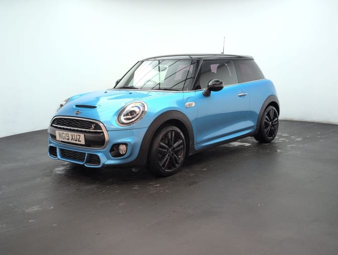 2025 Mini Hatch