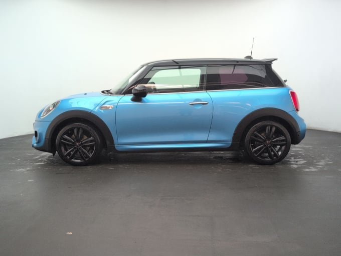 2025 Mini Hatch