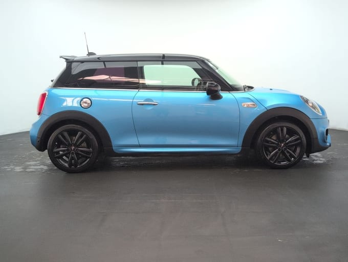 2025 Mini Hatch