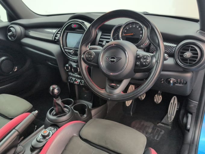 2025 Mini Hatch