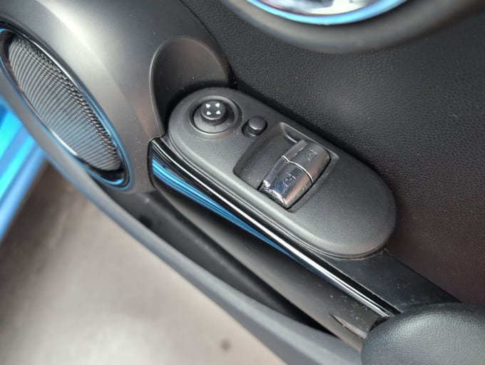 2025 Mini Hatch
