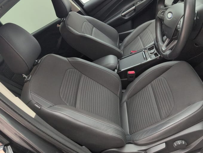 2025 Ford Kuga
