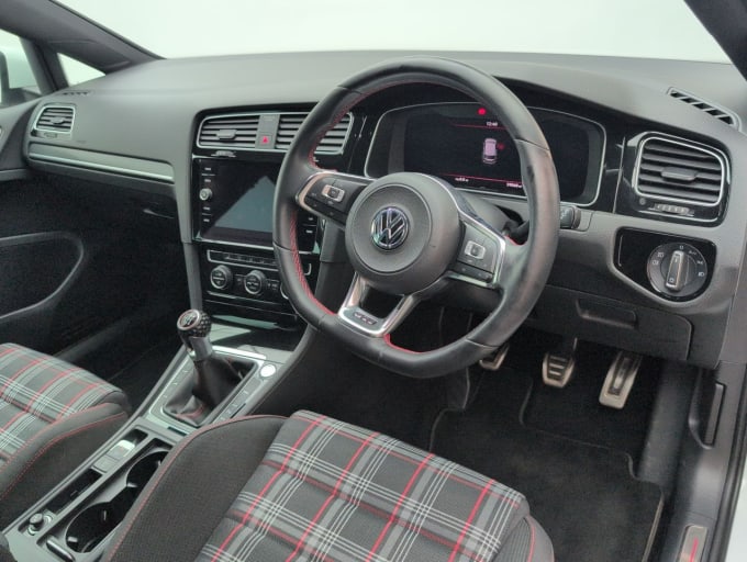 2025 Volkswagen Golf