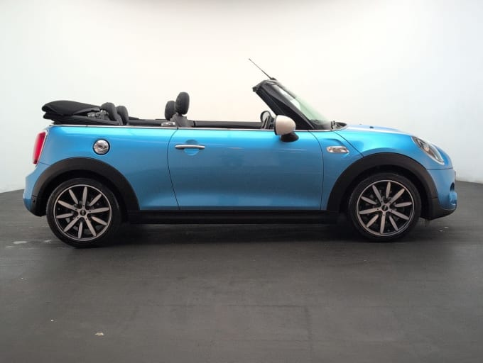 2025 Mini Convertible