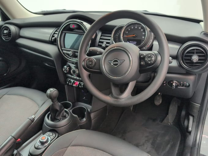2025 Mini Hatch