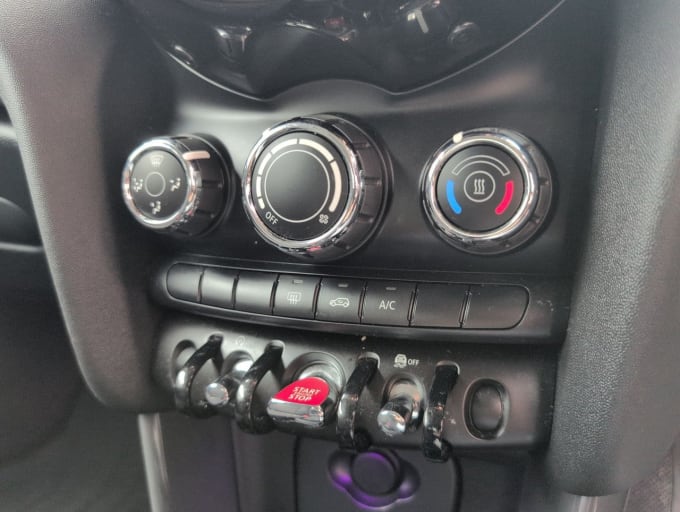 2025 Mini Hatch