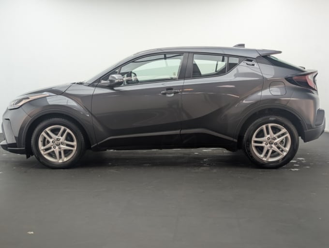 2025 Toyota C-hr