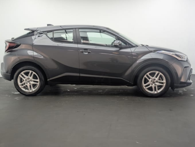 2025 Toyota C-hr