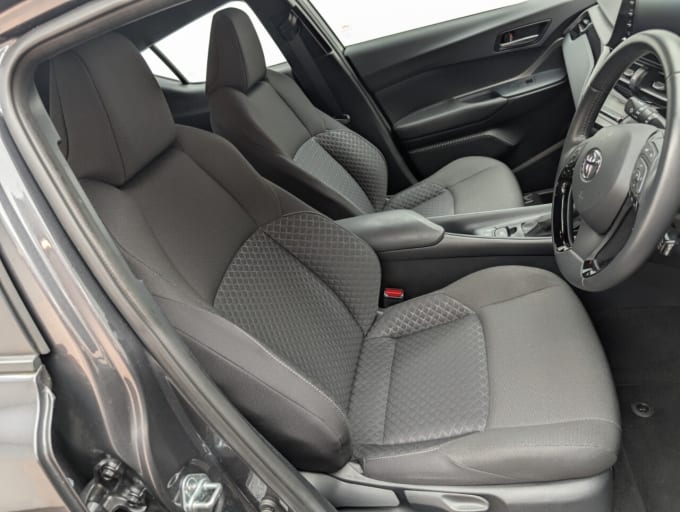 2025 Toyota C-hr