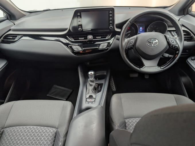 2025 Toyota C-hr