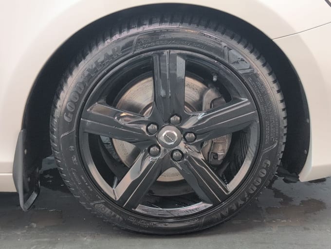 2017 Volvo V40