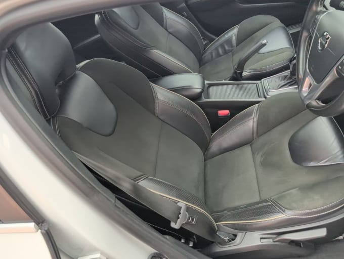2017 Volvo V40