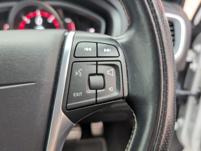 2017 Volvo V40