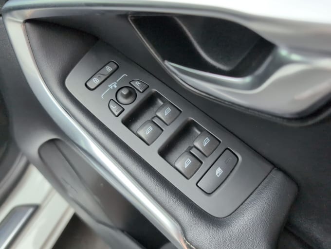 2017 Volvo V40