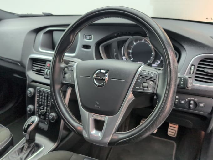 2017 Volvo V40