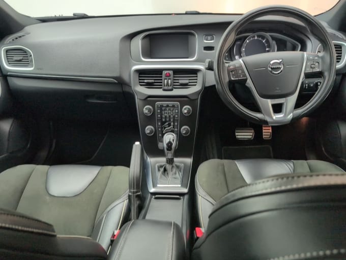 2017 Volvo V40