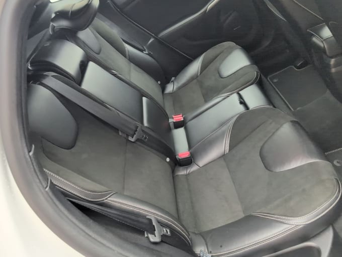 2017 Volvo V40