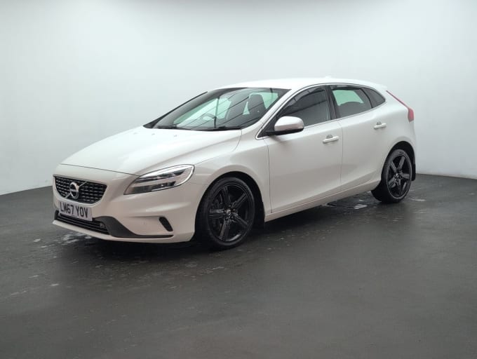 2017 Volvo V40