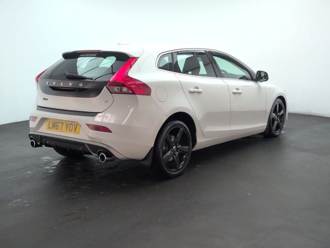 2017 Volvo V40